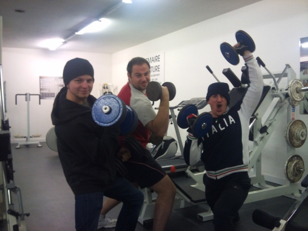 MMR biceps, Mike en chie pour se mettre en position...