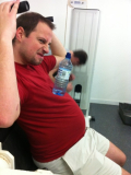 Concentration, je ne dois pas faire tomber la bouteille  !!